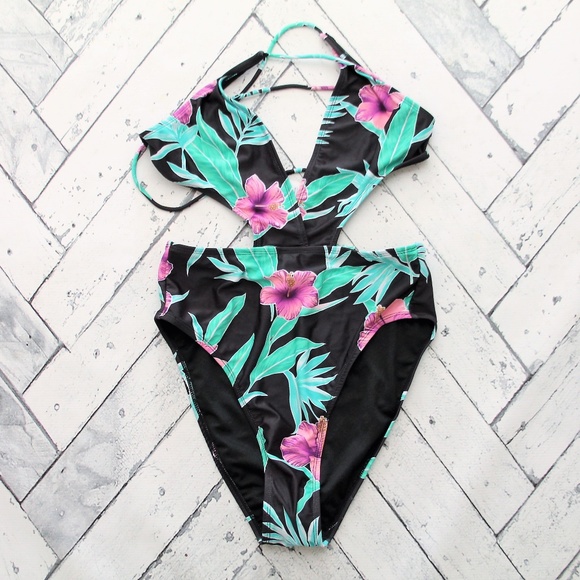MIA Other - Motel One Piece Swimsuit Mia Paradise Print MIA Other - Motel One Piece Swimsuit Mia Paradise Print